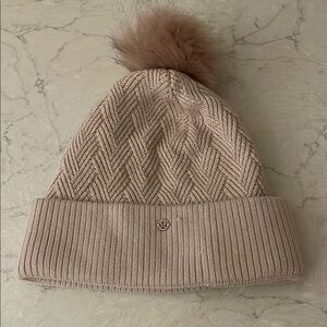 Lululemon NWOT Luxe Beige Knit Pom-Pom Beanie